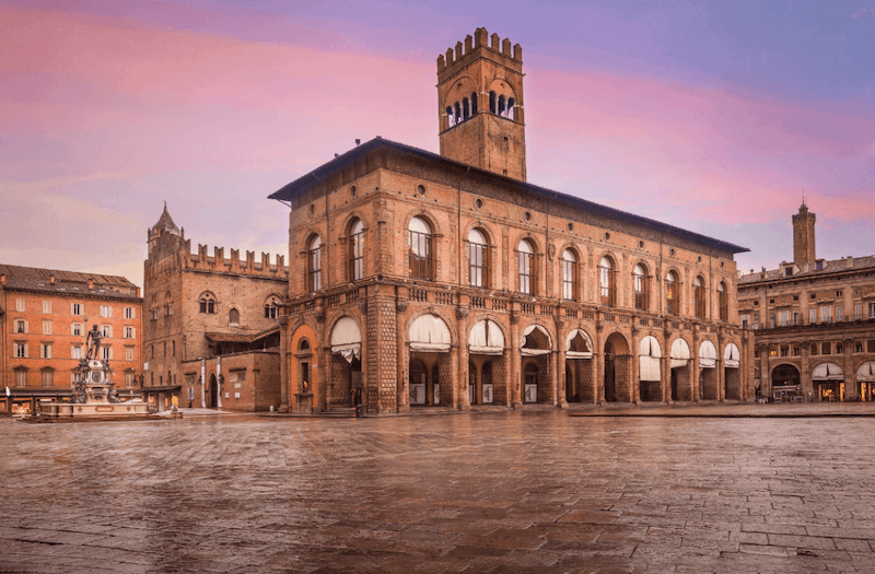 Bologna: taste and tour